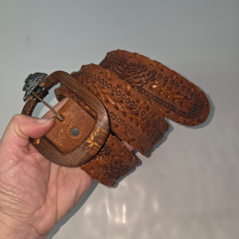 Leegin Belt Women Small Brown Tooled Leather Floral Embossed Wooden Buckle Boho